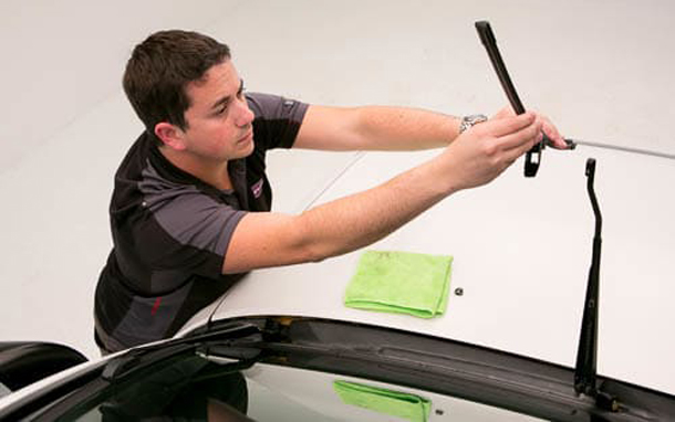 Change windshield Wiper blades